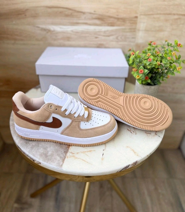 NIKE AIRFORCE VACHETTA