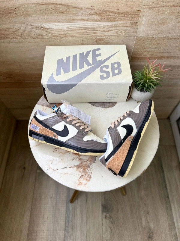 NIKE SB DUNK PANDAPRANK