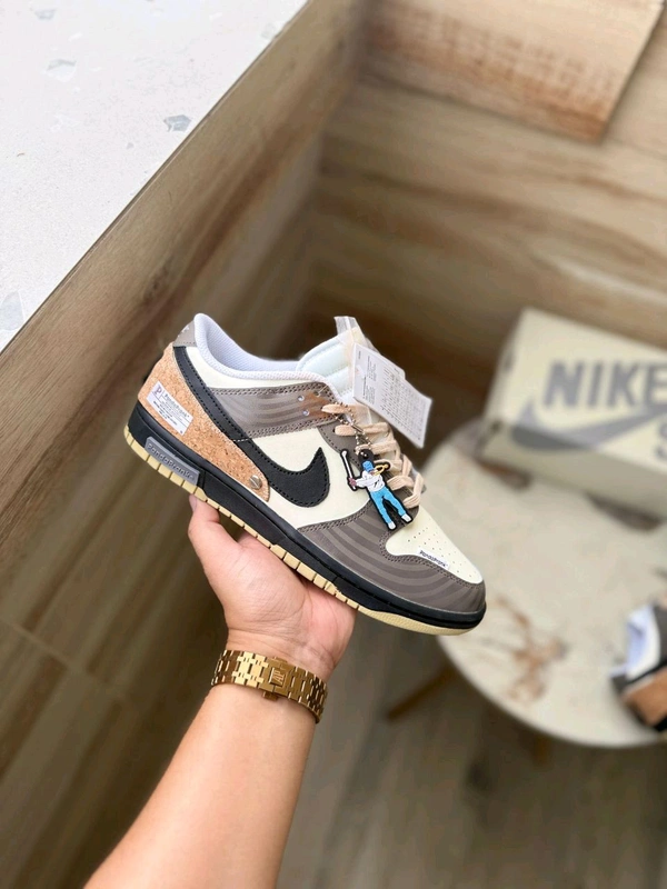 NIKE SB DUNK PANDAPRANK