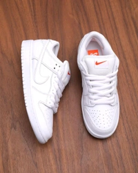NIKE SB DUNK TRIPPLE WHITE