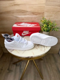 NIKE SB DUNK TRIPPLE WHITE