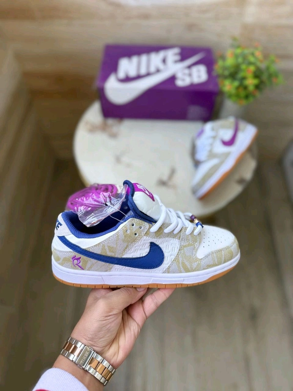 NIKE SB DUNK RAYSSA LEAL - 43