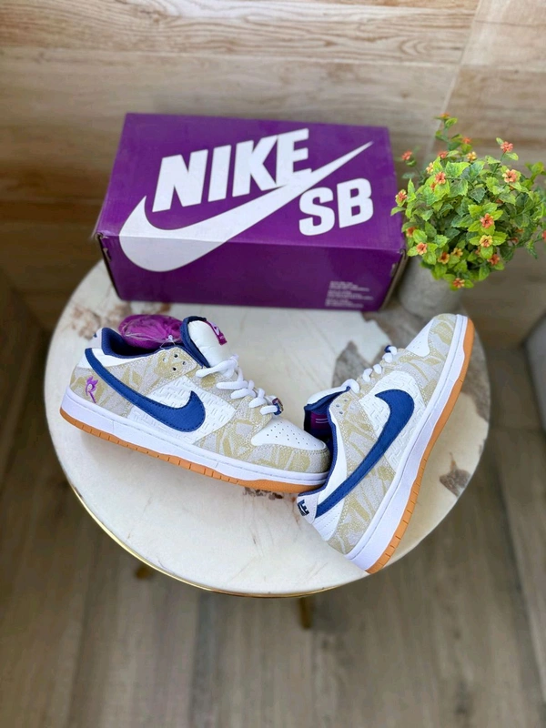 NIKE SB DUNK RAYSSA LEAL - 43