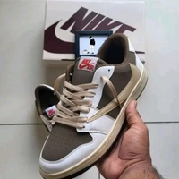 Premium Street Style Sneakers | Retro Low Top | Iconic Design | Men's Casual Footwear - UK 8