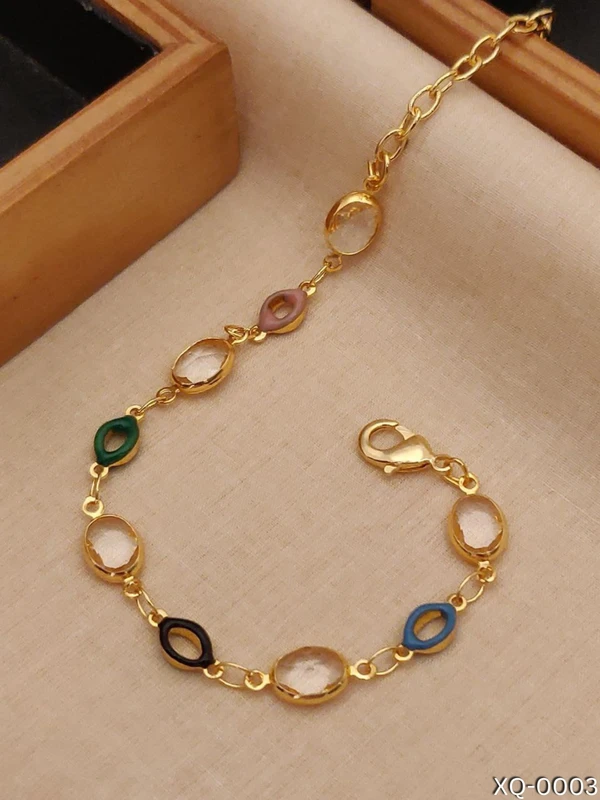 Gold-Plated Chain with Colorful Crystals, Pearls, and Cute Charms. Ideal for Weddings and Stylish Gifts. Elevate Your Fashion with Big Diamonds and Hollow Gems in Oval Shapes