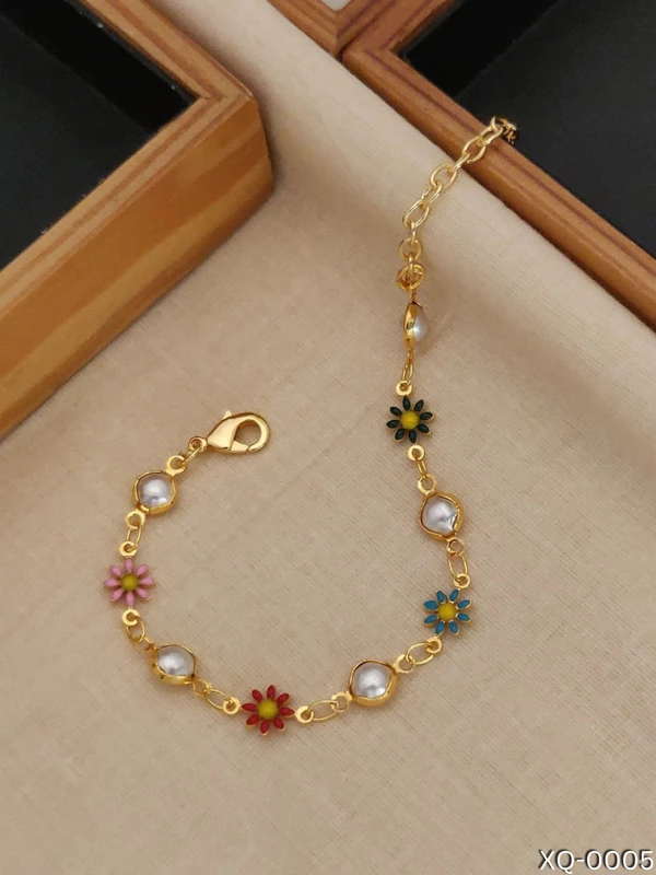 Enchanting Blossoms & Pearls - Golden Plated Premium Chain Bracelet for Women | Colorful Crystal Charms | Ideal for Wedding Parties, Fashion Accessories, and Creative Gifts