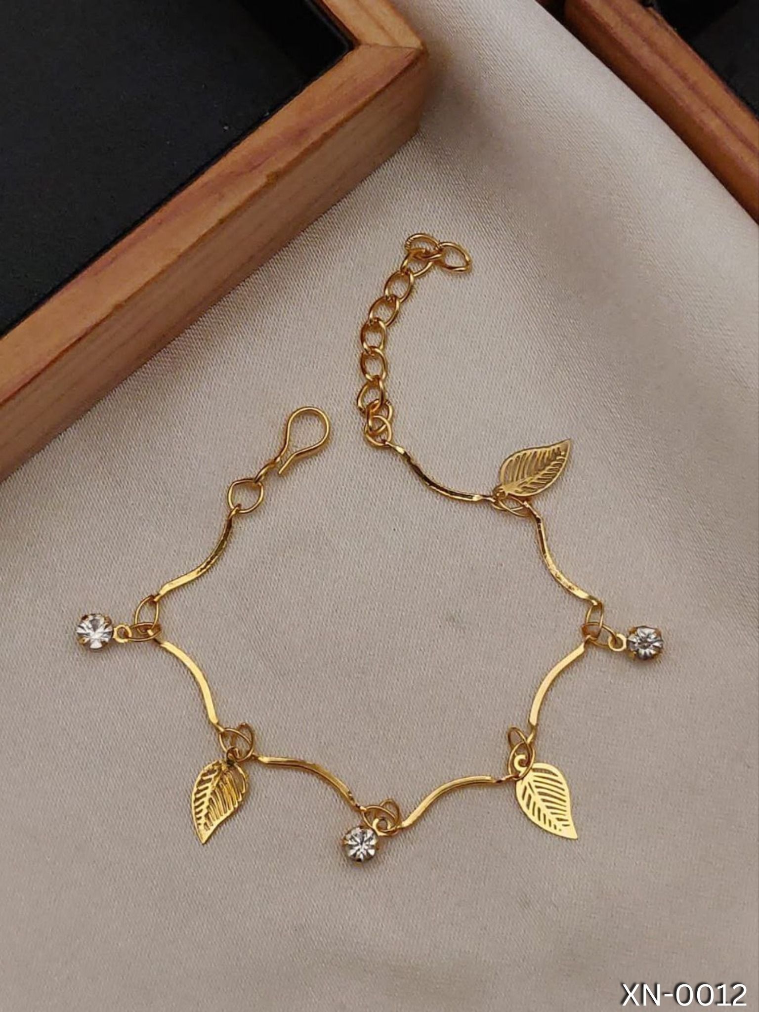 Adjustable Bezel Diamond Heart Bracelet – Henri Noël