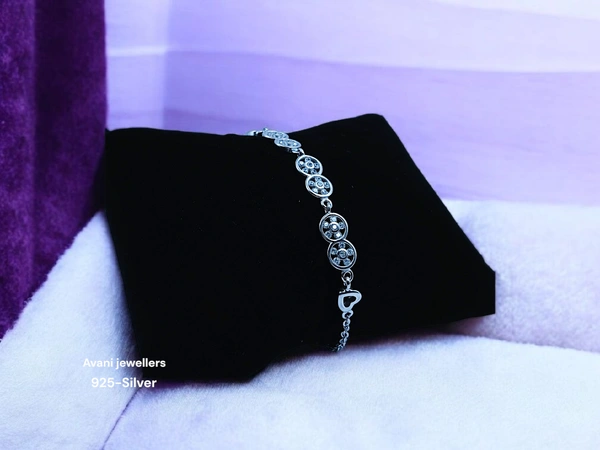 Silver Ladies Fancy Bracelet - 7.5 INCH, 4.73