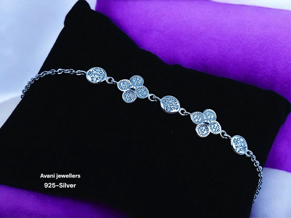 Silver Ladies Fancy Bracelet - 7.5 INCH, 5.55
