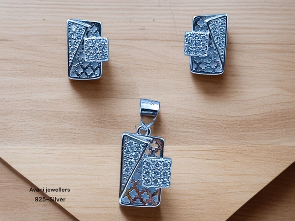 Silver Italian Fancy Pendant Set - 3.34