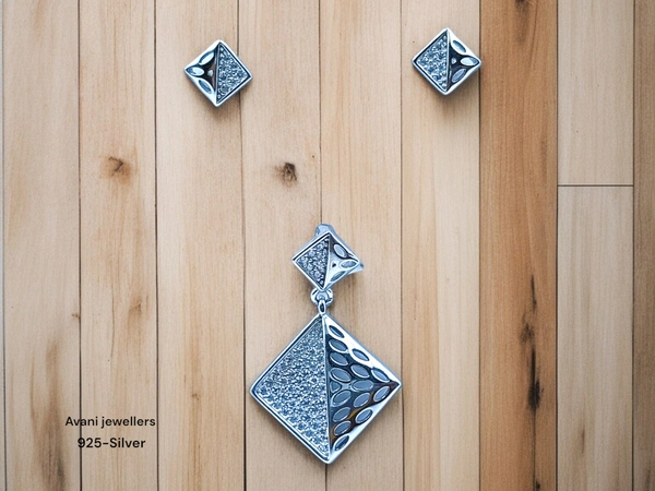 Silver Italian Fancy Pendant Set - 3.36