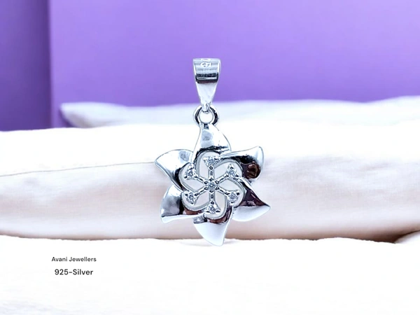 Silver Ladies Fancy Pendant - 1.24