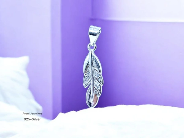 Silver Ladies Fancy Pendant - 1.34