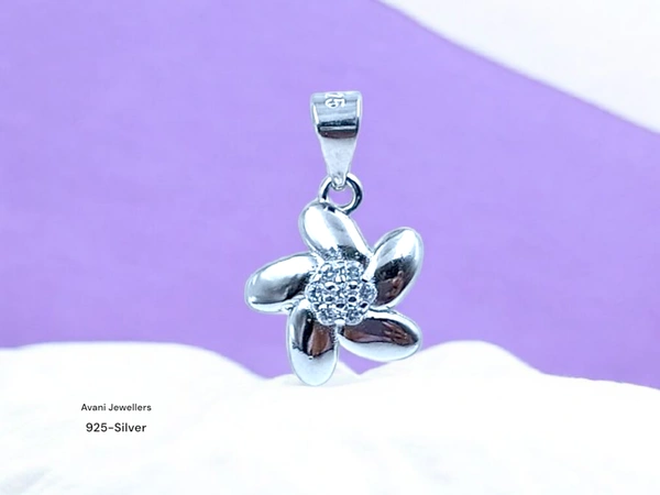 Silver Ladies Fancy Pendant - 1.15