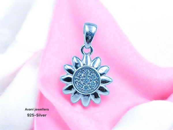 Silver Ladies Fancy Pendant - 1.32