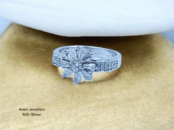 Silver Ladies Fancy Ring - 3.61, 14