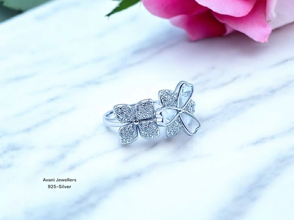 Silver Ladies Fancy Ring - 3.76, 15