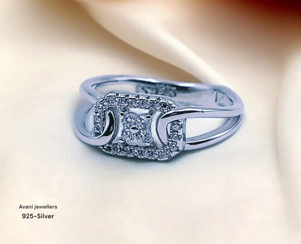 Silver Ladies Fancy Ring - 14, 2.67
