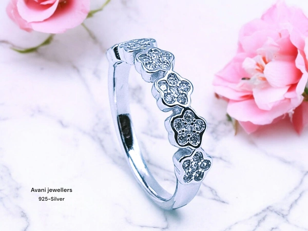 Silver Ladies Fancy Ring - 18, 2.83