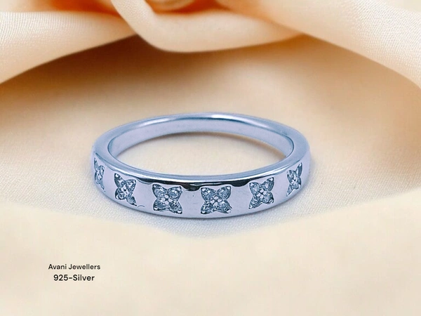 Silver Ladies Fancy Ring - 18, 2.87