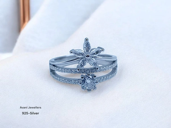 Silver Ladies Fancy Ring - 4.39, 17