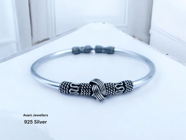 Silver Ladies Plain Kade - 15.3, Free Size