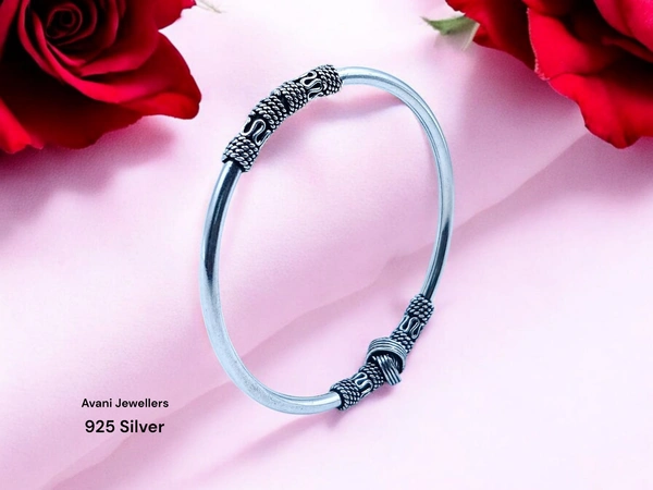 Silver Ladies Plain Kade - 15.3, Free Size