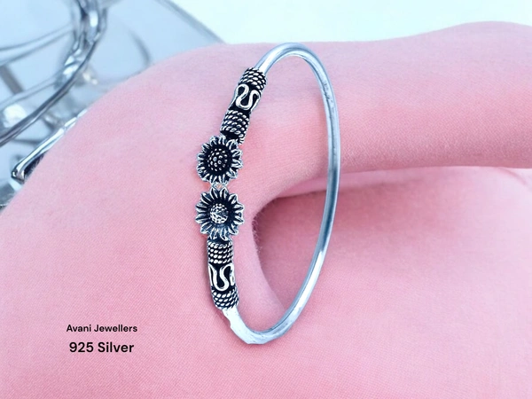 Silver Ladies Plain Kade - 9.96, Free Size