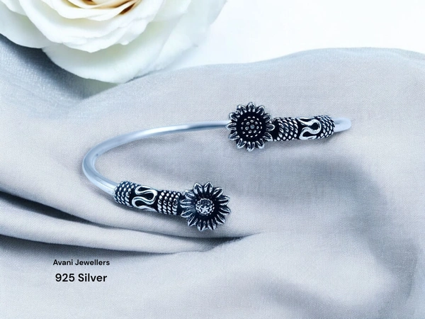 Silver Ladies Plain Kade - 9.96, Free Size