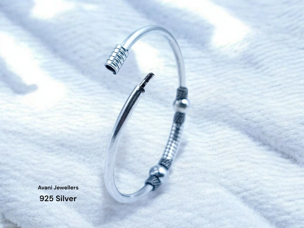 Silver Ladies Plain Kade - 16.05, Free Size