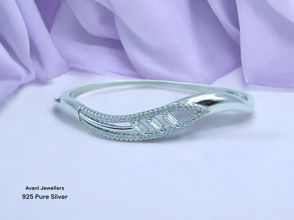 Silver Ladies Fancy Kade - 11.43, Free Size