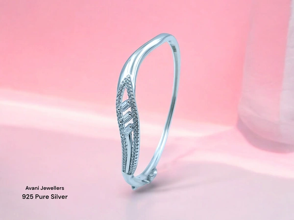 Silver Ladies Fancy Kade - 11.43, Free Size