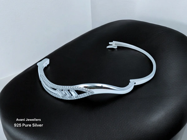 Silver Ladies Fancy Kade - 11.43, Free Size