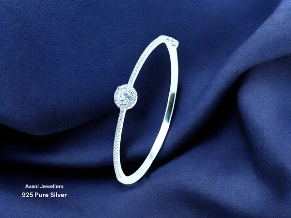 Silver Ladies Fancy Kade - 10.93, Free Size