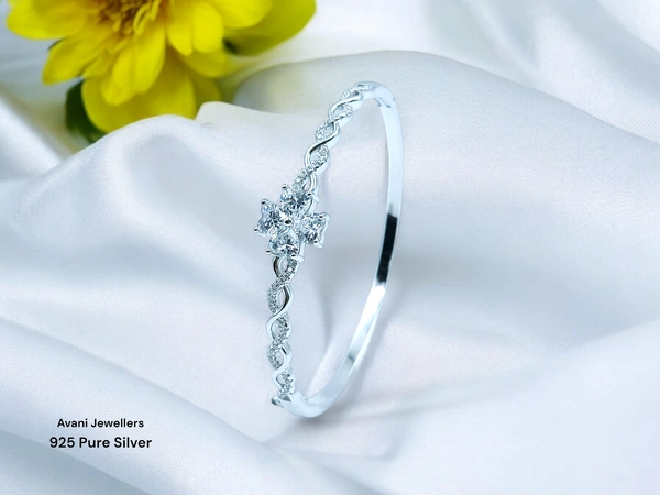 Silver Ladies Fancy Kade - 12.11, Free Size