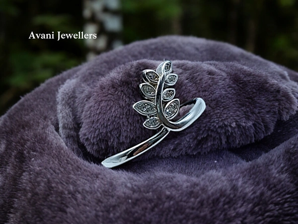 Silver Ladies Fancy Ring - 1.9, 8