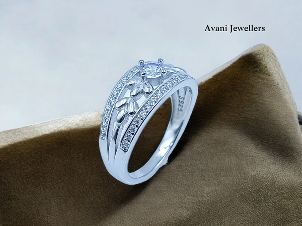 Silver Ladies Fancy Ring - 3.93, 17