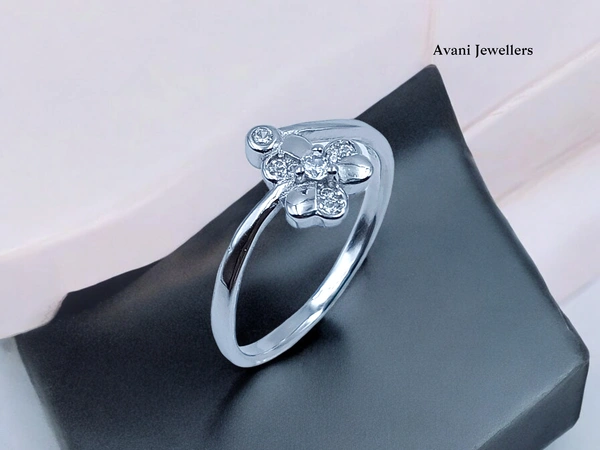 Silver Ladies Fancy Ring - 1.82, 11