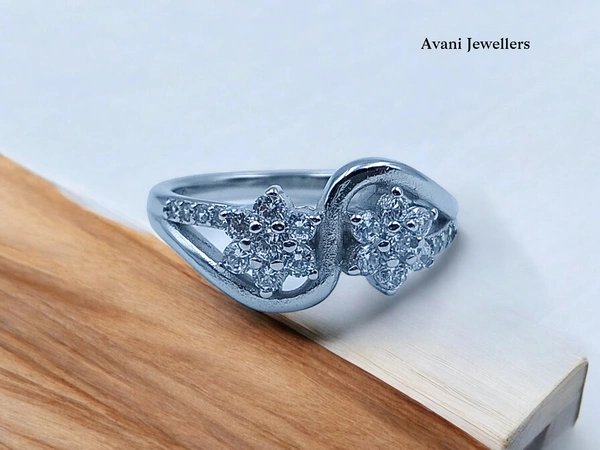 Silver Ladies Fancy Ring - 3.82, 9