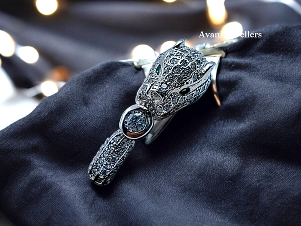 Silver Ladies Fancy Ring - 5.78, 17