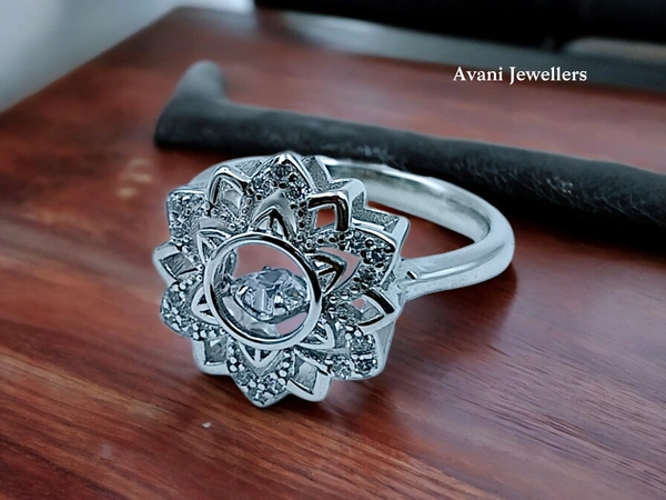 Silver Ladies Fancy Ring - 2.92, 8.5