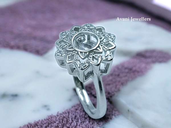 Silver Ladies Fancy Ring - 2.92, 8.5