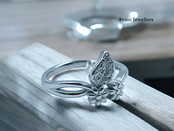 Silver Ladies Fancy Ring - 2.04, 9
