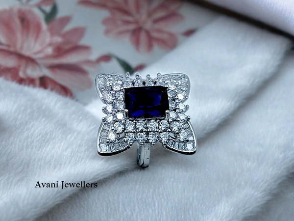 Silver Ladies Cocktail Ring - 8.28, 12