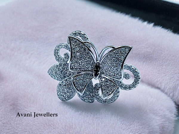 Silver Ladies Cocktail Ring - 8.8, 17