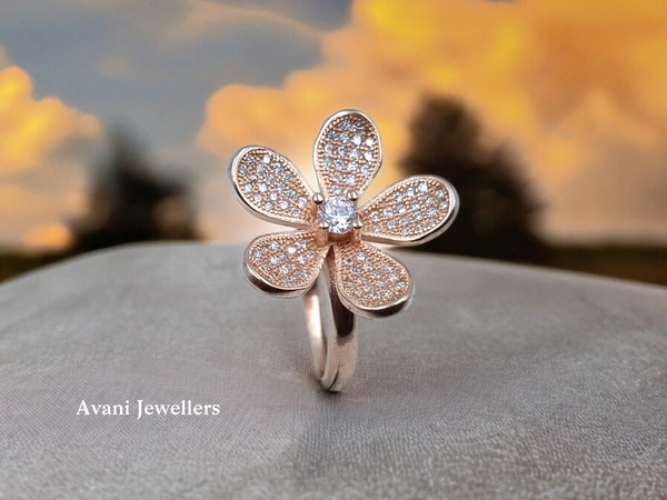 Silver Ladies Cocktail Ring - 4.55, 15