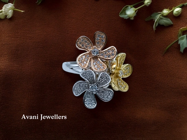 Silver Ladies Cocktail Ring - 7.5, 11