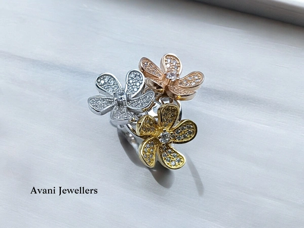 Silver Ladies Cocktail Ring - 7.5, 11