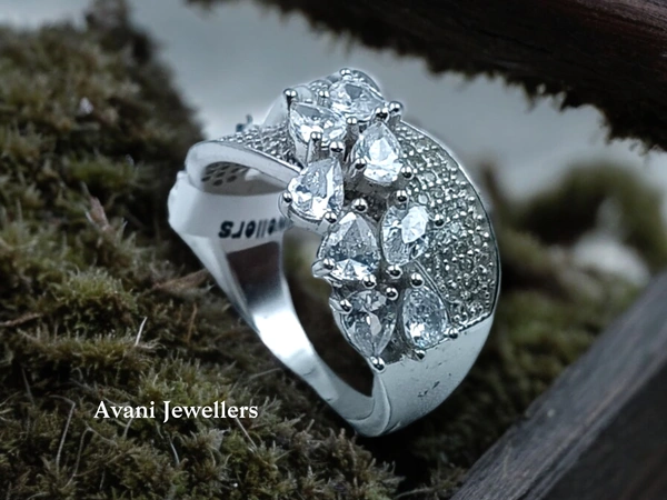 Silver Ladies Cocktail Ring - 5.65, 14