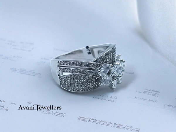 Silver Ladies Cocktail Ring - 5.65, 14